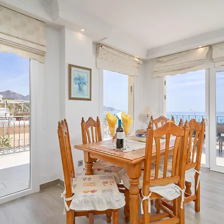 Wonderful Penthouse Apartman *